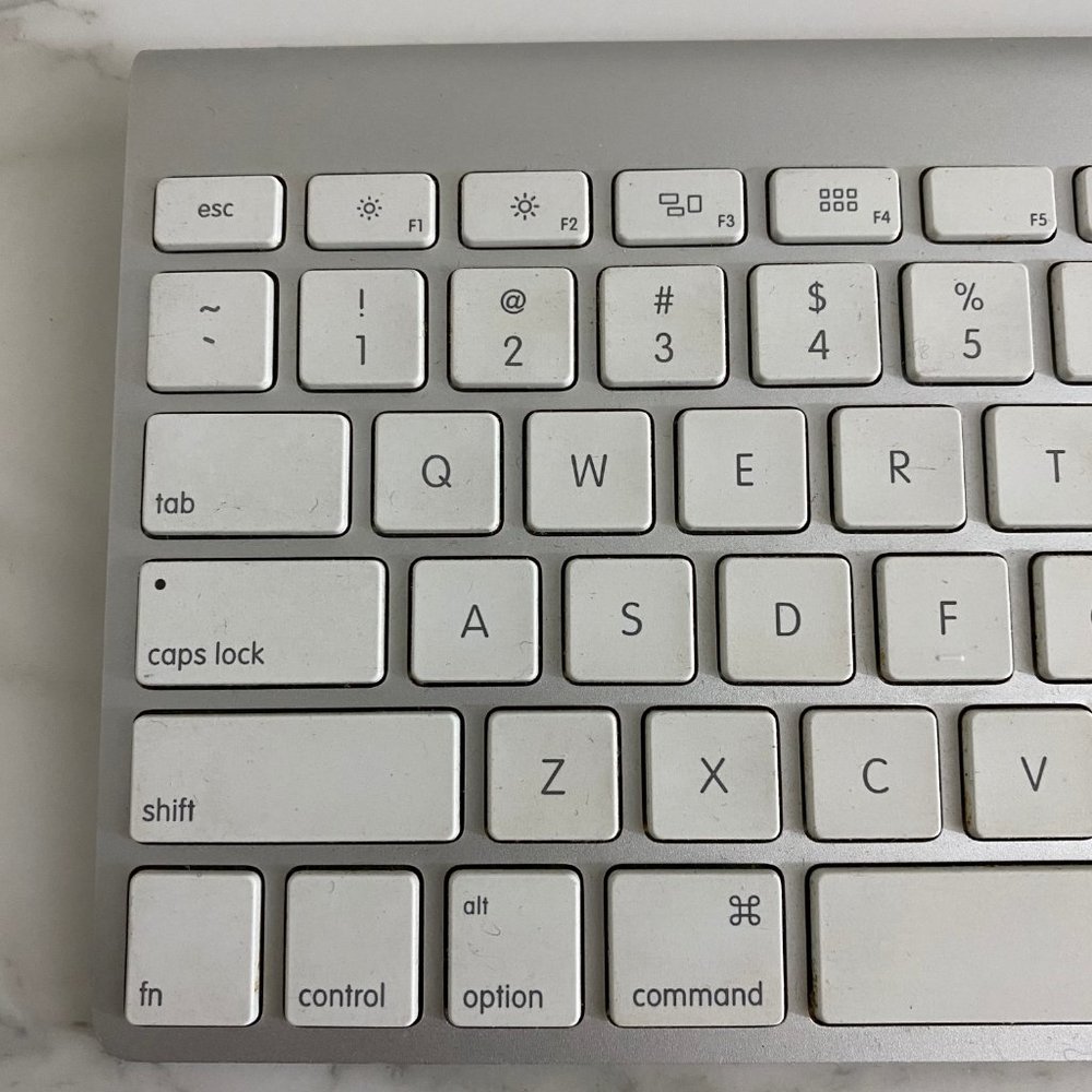 Apple Magic Keyboard - Picture 2 of 3